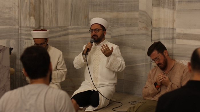 Büyükşehir Belediyesi'nin düzenleyicisi "Sertaç Abi ile Şehitlerimiz İçin Sabah Namazında Buluşuyoruz” programı Yeni Cuma Camii'nde tanıtım